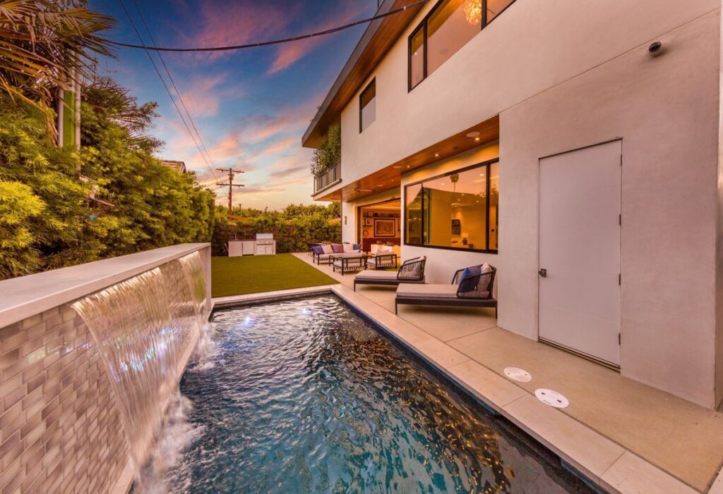 Stunning Crest Drive Modern House for Sale in Los Angeles