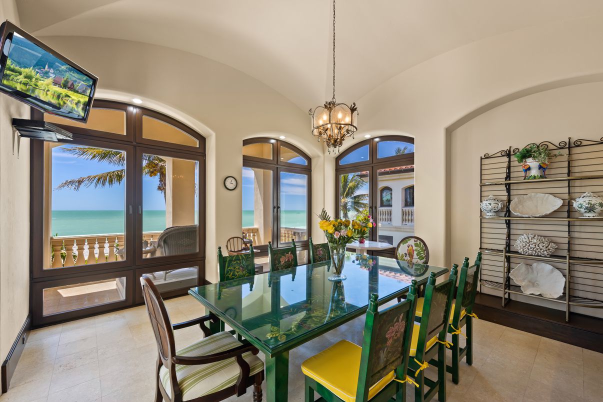 Stunning-Florida-Beachfront-House-on-Sanibel-Island-sells-for-16895000-14