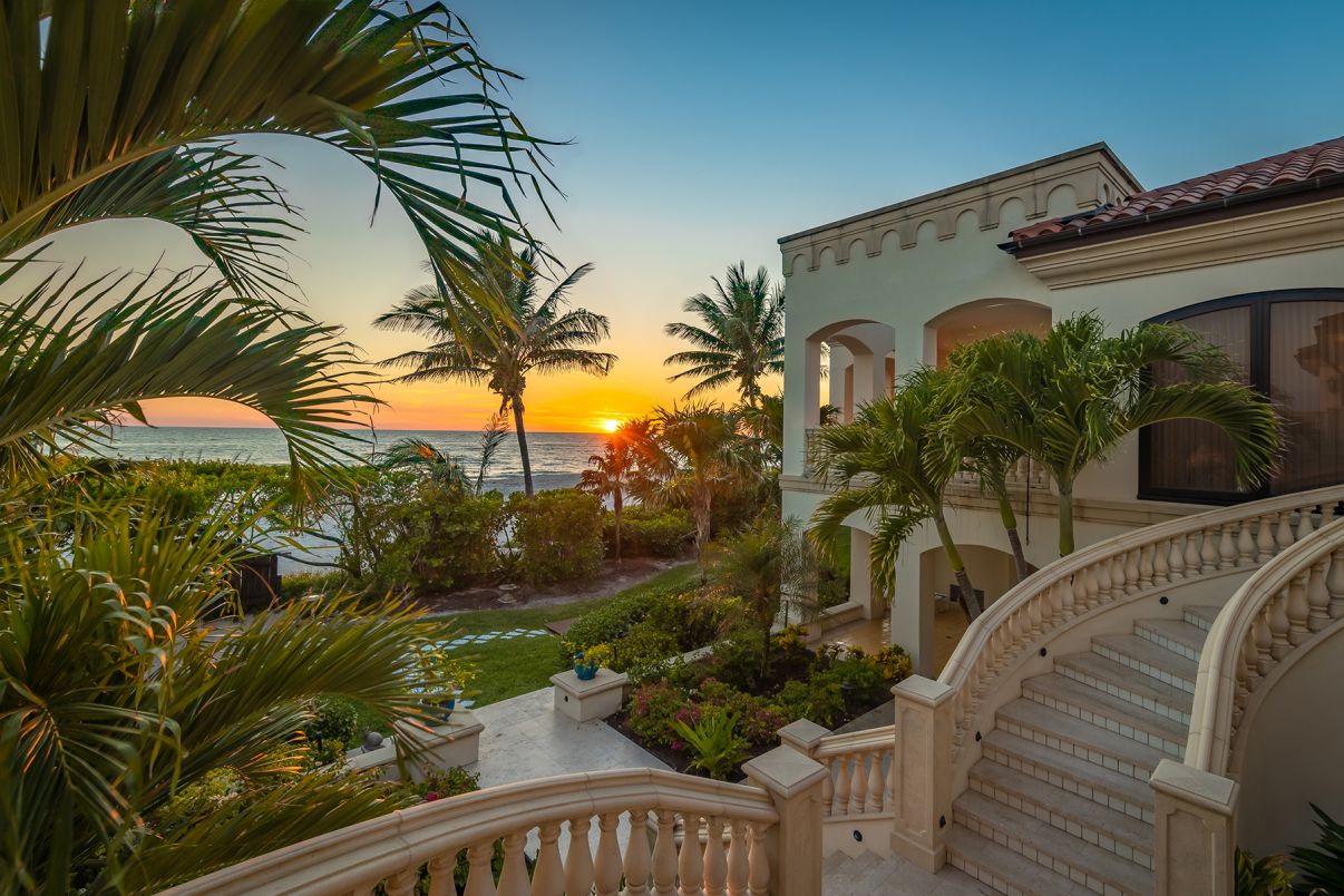 Stunning-Florida-Beachfront-House-on-Sanibel-Island-sells-for-16895000-6