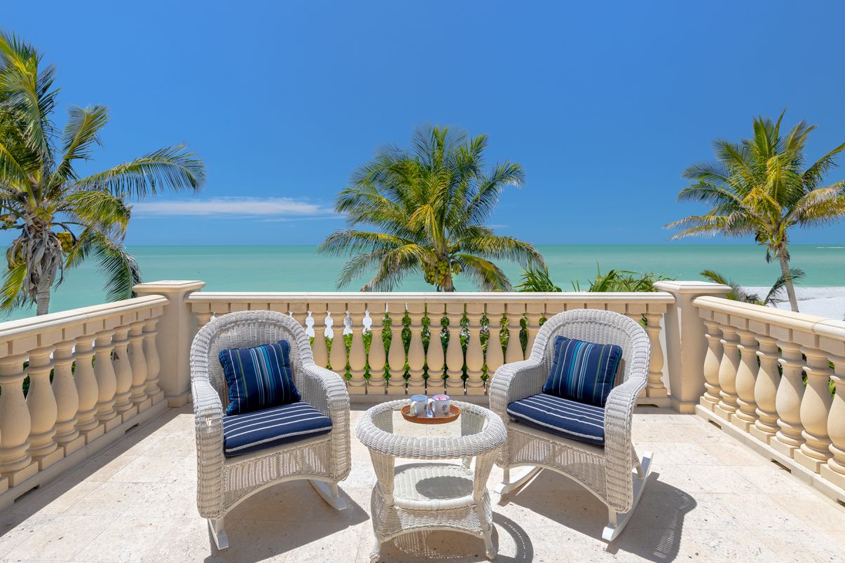 Stunning-Florida-Beachfront-House-on-Sanibel-Island-sells-for-16895000-7