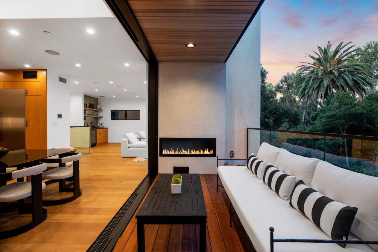 Stunning-New-Modern-House-in-Pacific-Palisades-for-Sale-at-3795000-28