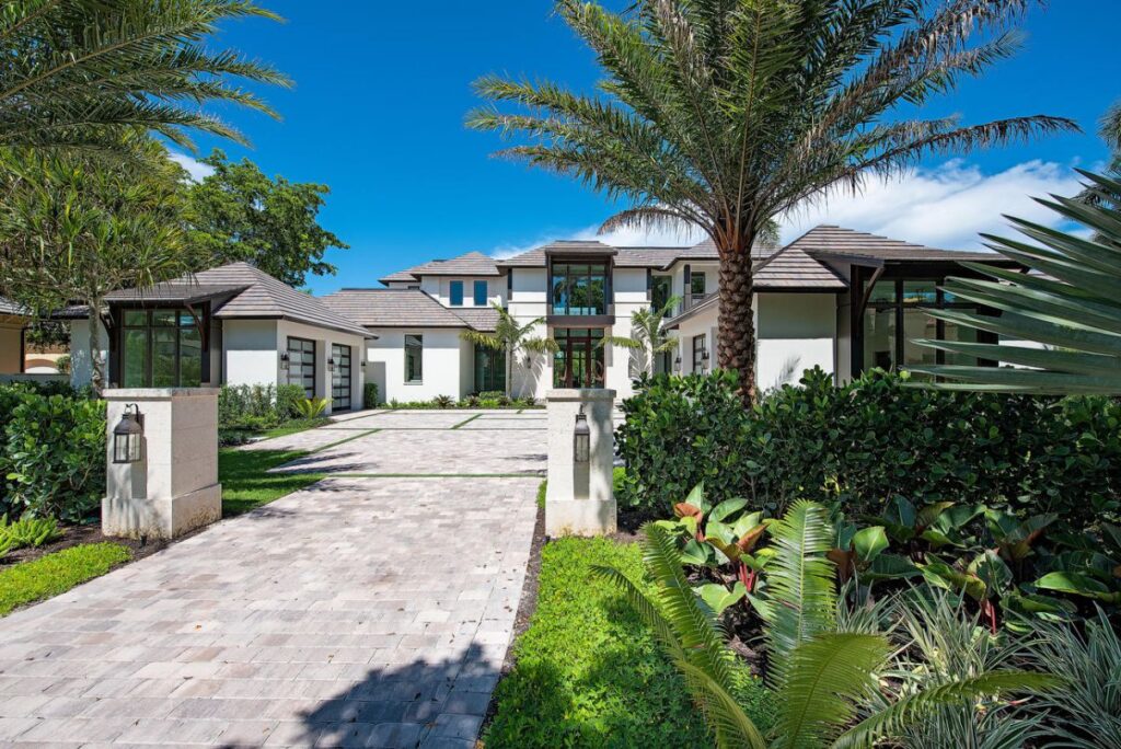 Sublime Coastal Contemporary House in Naples for Sale