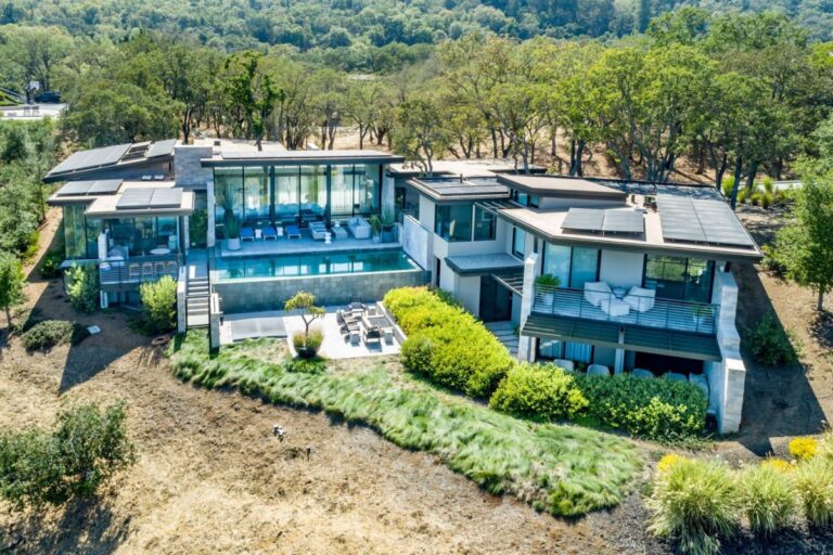 $16,800,000 California Residence with the Beauty of the Surroundings