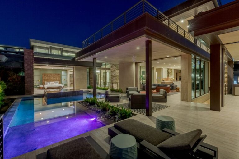 A $4,300,000 Henderson Home for Sale Captures Dazzling Views
