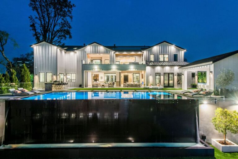A 8,795,000 Royal Oaks Home for Sale featuring the Sophistication