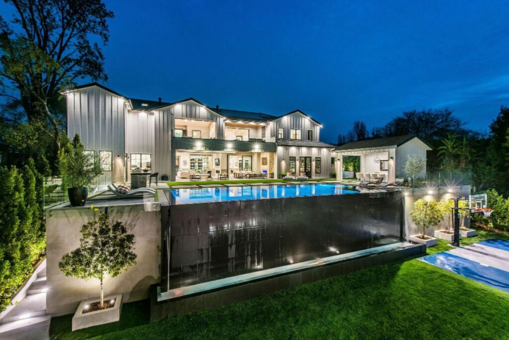 A $8,795,000 Royal Oaks Home for Sale featuring the Sophistication