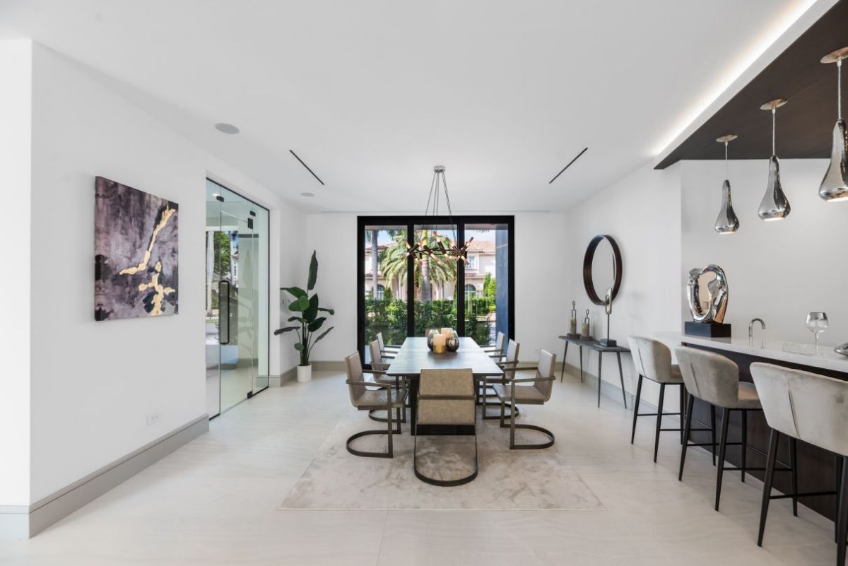 A-8937500-Fort-Lauderdale-Home-offering-a-Private-Resort-Style-6