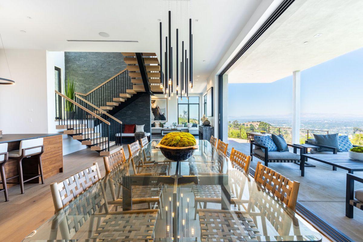 A-Breathtaking-Views-Modern-Home-in-Beverly-Hills-Selling-for-4995000-3