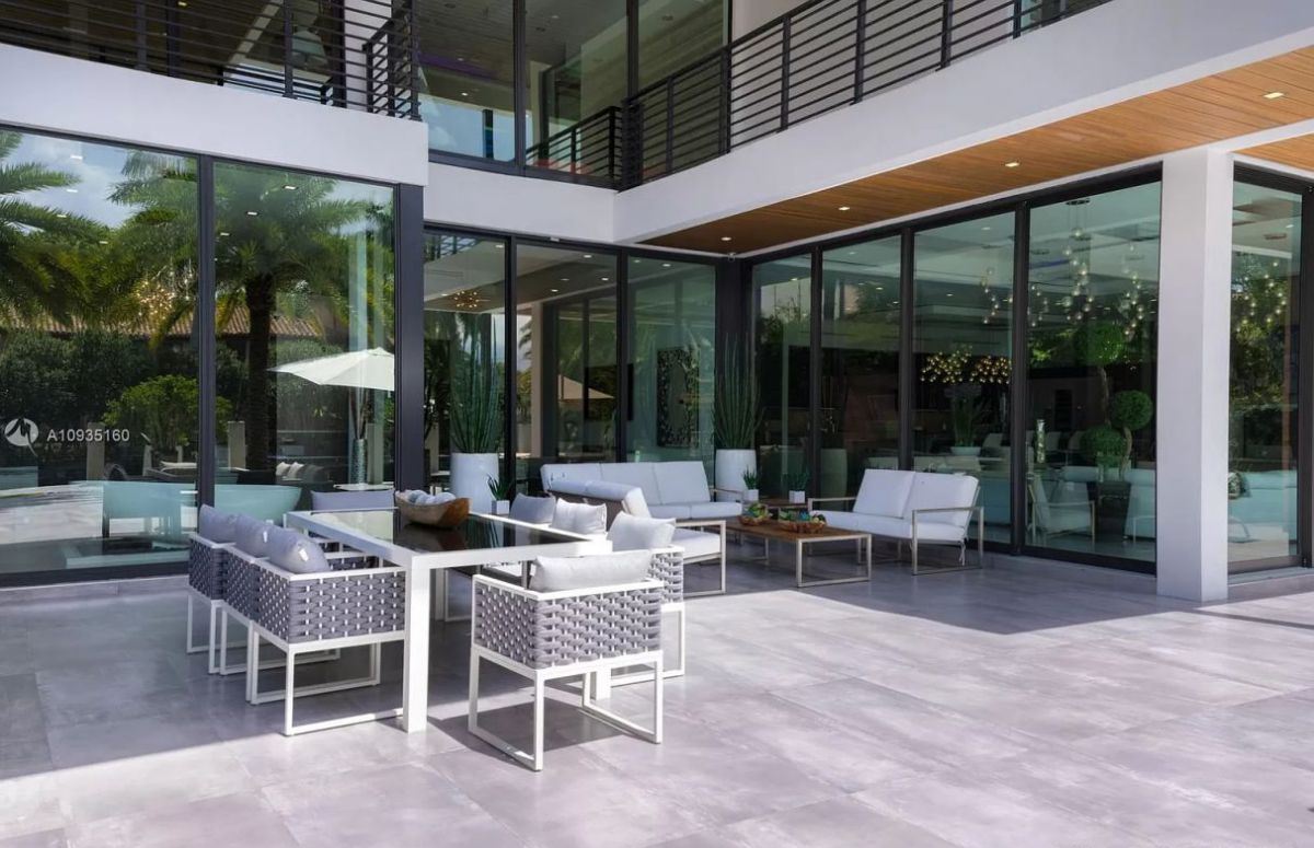 A-Magnificent-Modern-Home-for-Sale-in-Fort-Lauderdale-at-7349000-32