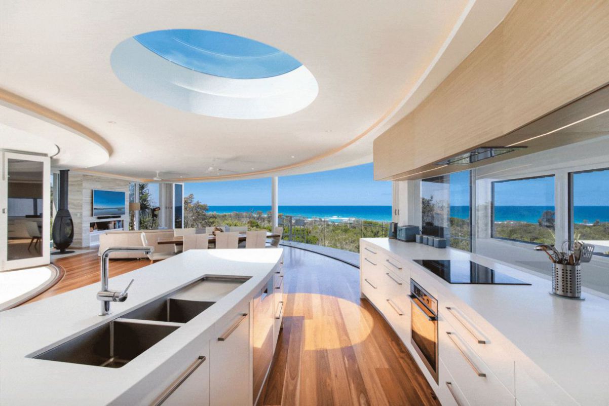 A-Sensational-Absolute-Beachfront-Home-by-Chris-Clout-Design-7