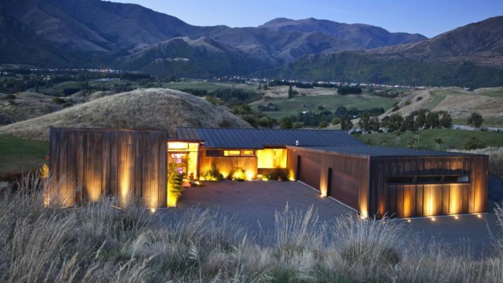 An Exceptional Contemporary Home in Lake Hayes, New Zealand