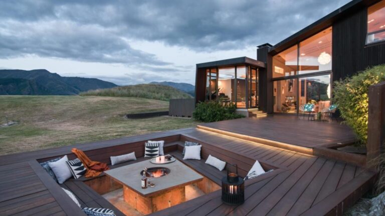 An Exceptional Contemporary Home in Lake Hayes, New Zealand