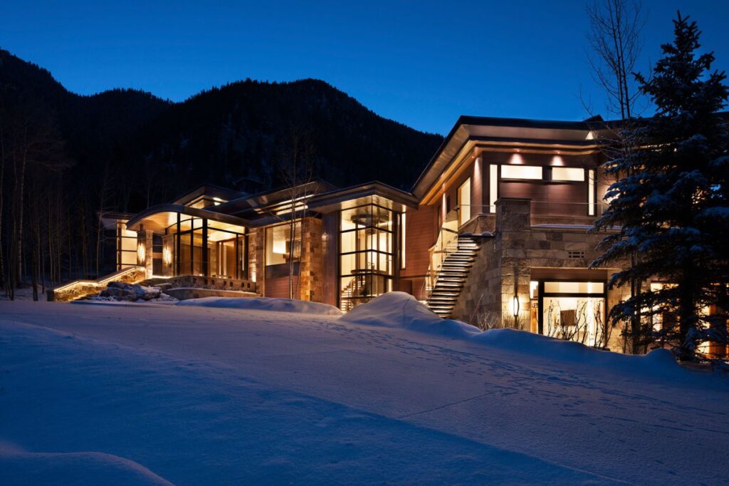 Aspen Park Mountain House in Colorado by Charles Cunniffe Architects