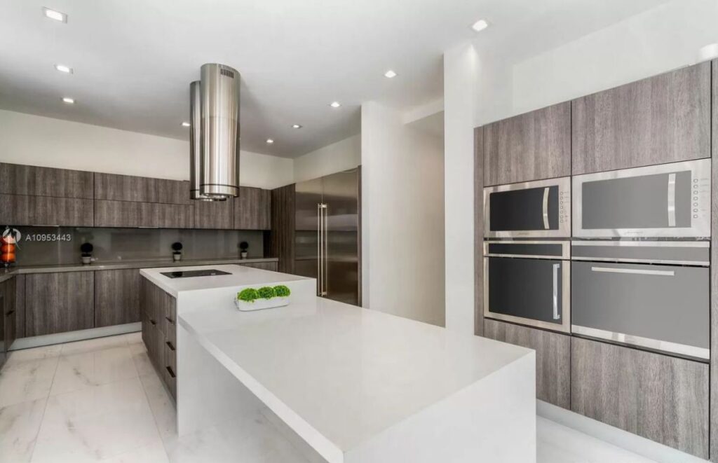 The Key Biscayne Home is a brand new construction is well thought out and finished in the most upscale fashion now available for sale. This home located at 200 Buttonwood Dr, Key Biscayne, Florida; offering 5 bedrooms and 7 bathrooms with over 3,500 square feet of living spaces.