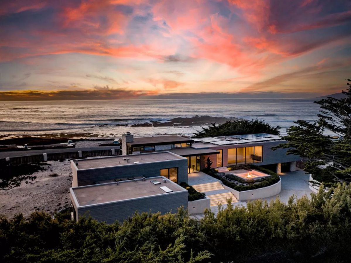 Dreamy-Beachside-Living-in-California-Home-asking-for-16900000-31