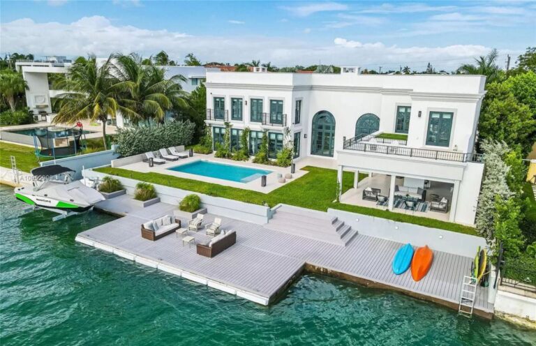 Exclusive Elegant Waterfront House in Key Biscayne Sells for $16,000,000