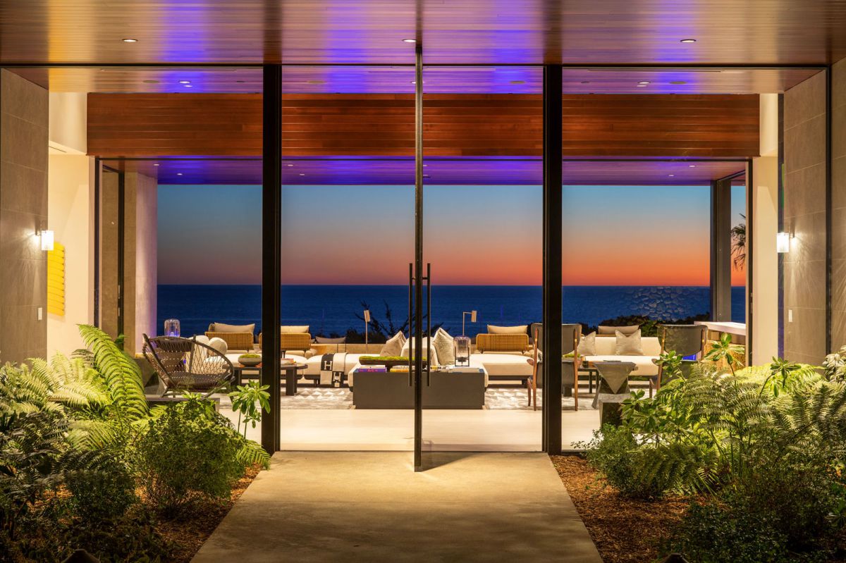 Experiencing-of-Luxury-Retreat-in-Malibu-Home-for-Sale-24750000-28