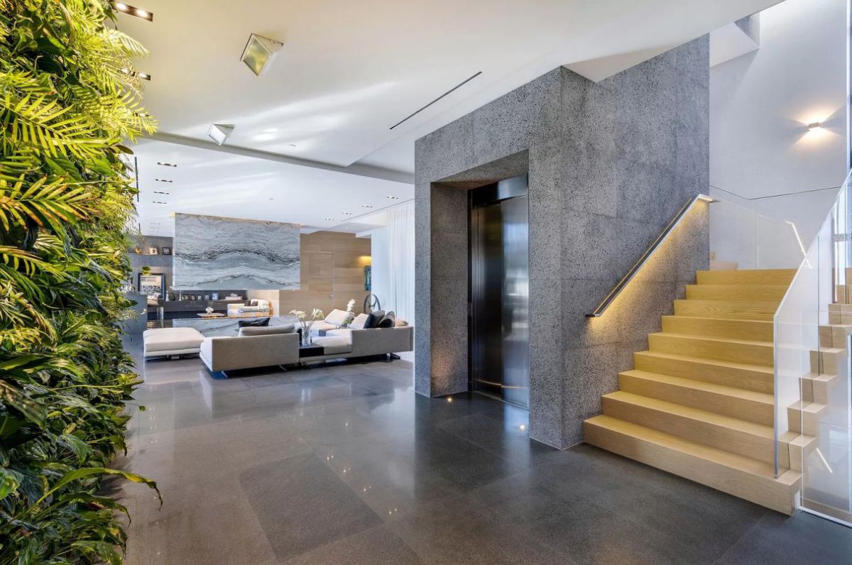 Inside-A-24500000-Florida-Mansion-which-exceeds-all-Expectations-2