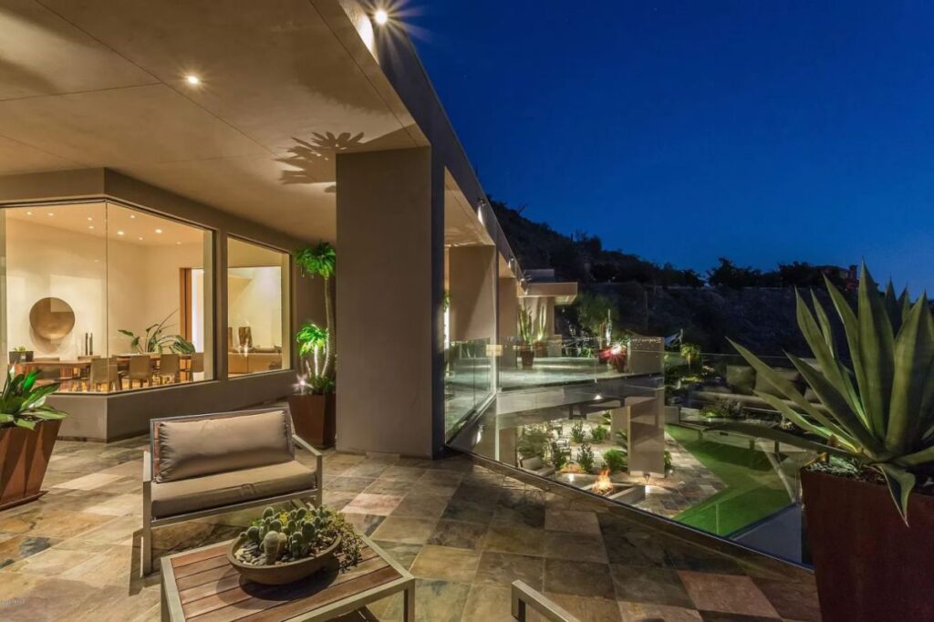 Inside A $7,500,000 Paradise Valley Home with Extraordinary Views