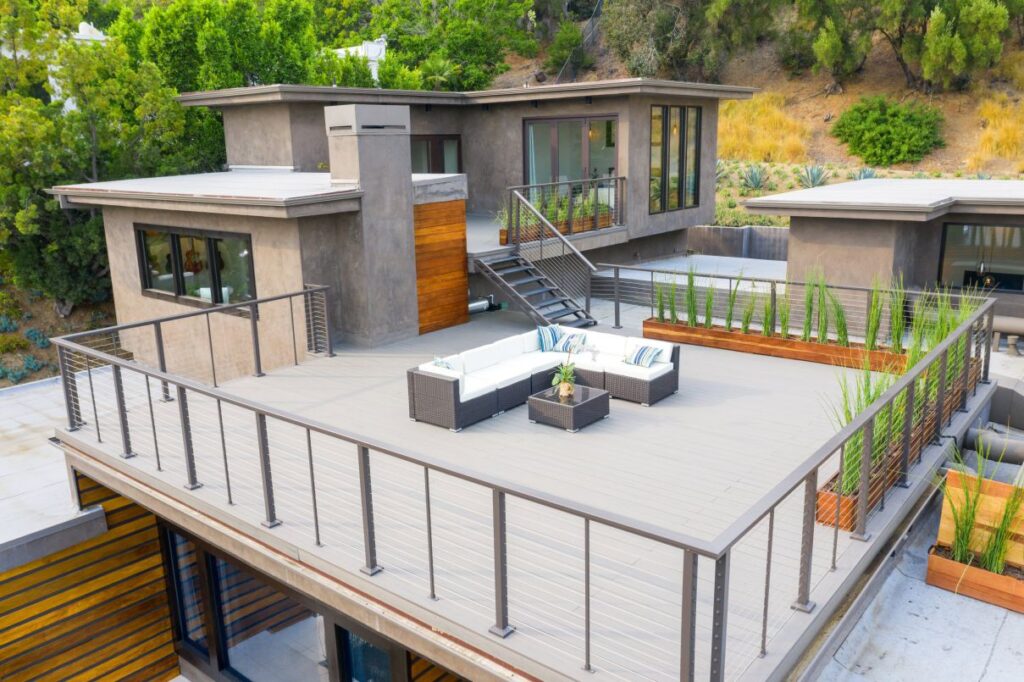 Stunning Organic Modern Home in Los Angeles Sells for $4,995,000