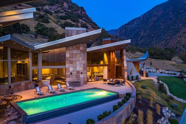 Ultimate Relaxation in A 5,490,000 Cottonwood Heights Home in Utah