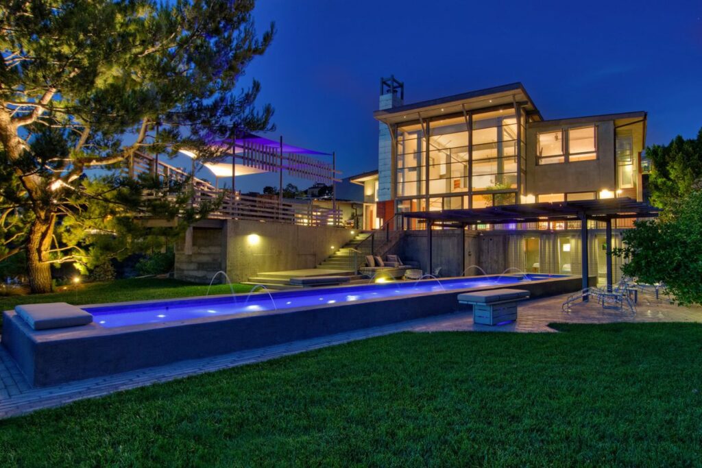 Modern Masterwork with unhindered ocean view in Los Angeles, California