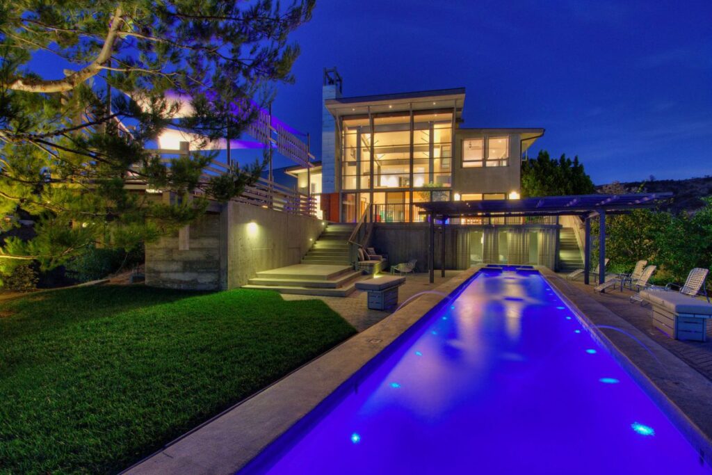 Modern Masterwork with unhindered ocean view in Los Angeles, California