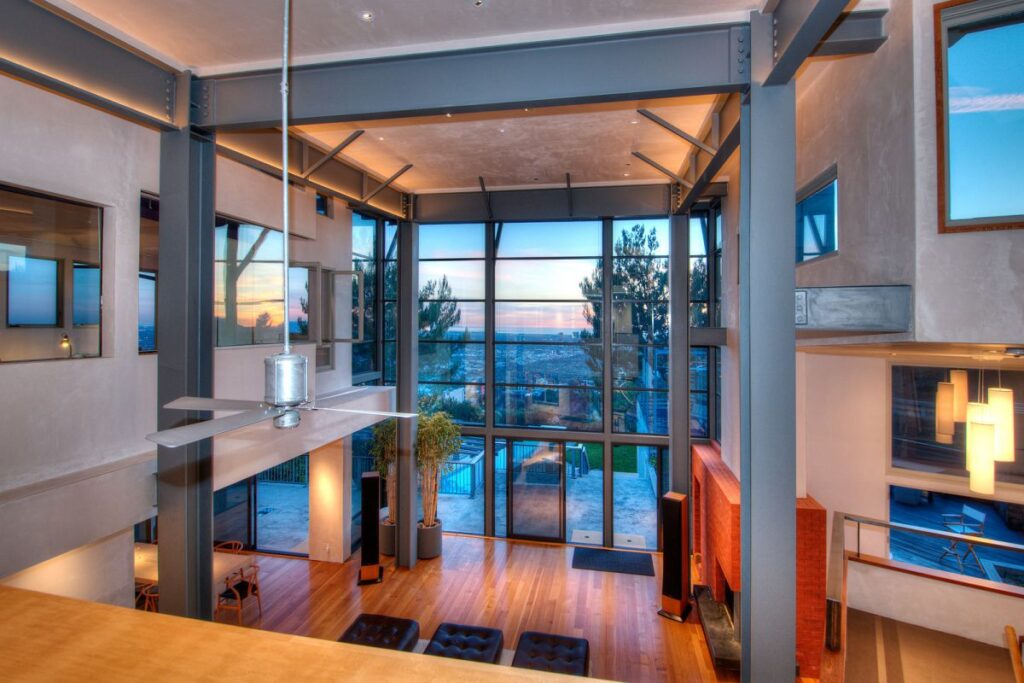 Modern Masterwork with unhindered ocean view in Los Angeles, California