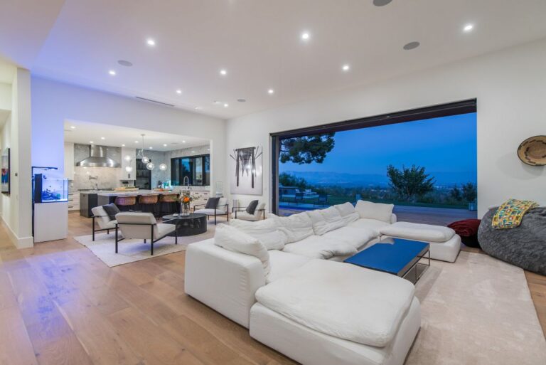 A $5,499,950 Hidden Hills House with Sensational Open Concept Plan