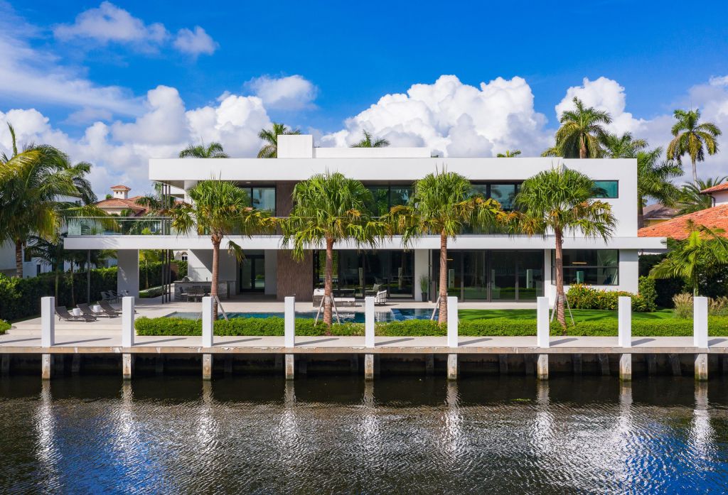 The Fort Lauderdale House is a luxurious property has amazing pool and waterfront views of stunning simplicity and sophistication now available for sale. This home located at 188 Nurmi Dr, Fort Lauderdale, Florida; offering 6 bedrooms and 7 bathrooms with over 7,500 square feet of living spaces.