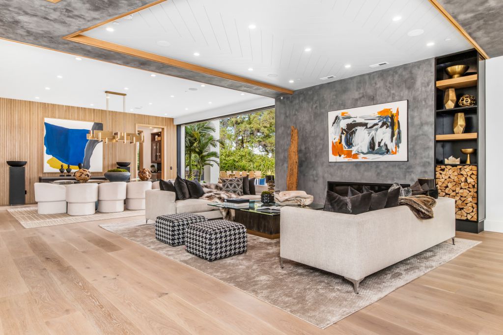 The House in Encino is a newly constructed contemporary masterpiece with unobstructed views in the coveted Royal Oaks now available for sale. This home located at 3950 Royal Oak Pl, Encino, California; offering 8 bedrooms and 14 bathrooms with over 13,000 square feet of living spaces