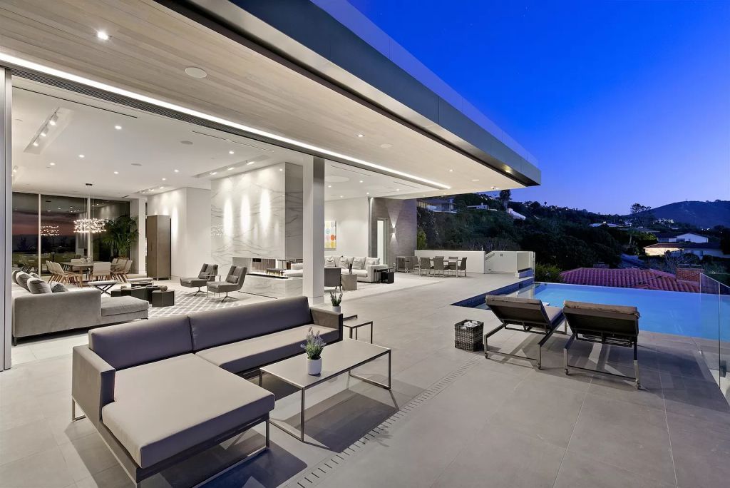 A-La-Jolla-House-with-The-Best-Views-Imaginable-Sells-for-17900000-16