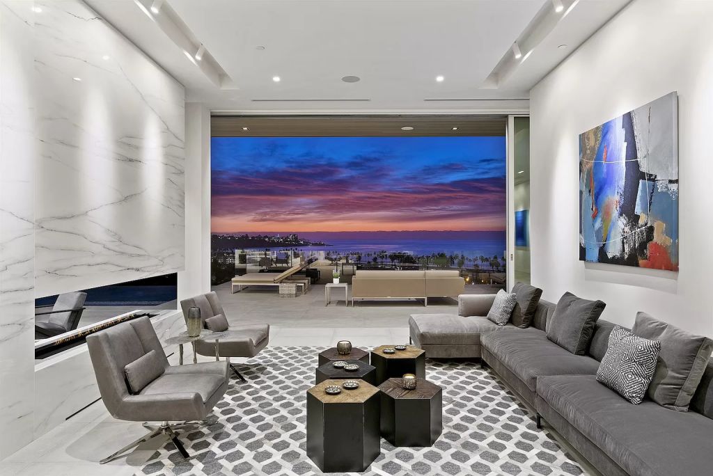 The La Jolla House is a dynamic shores contemporary residence offers high style, a gorgeous aesthetic, an energizing vitality now available for sale. This home located at 8436 Westway Dr, La Jolla, California
