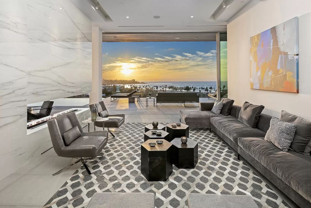 A-La-Jolla-House-with-The-Best-Views-Imaginable-Sells-for-17900000-34