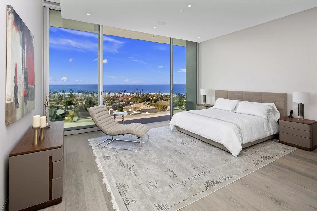 The La Jolla House is a dynamic shores contemporary residence offers high style, a gorgeous aesthetic, an energizing vitality now available for sale. This home located at 8436 Westway Dr, La Jolla, California