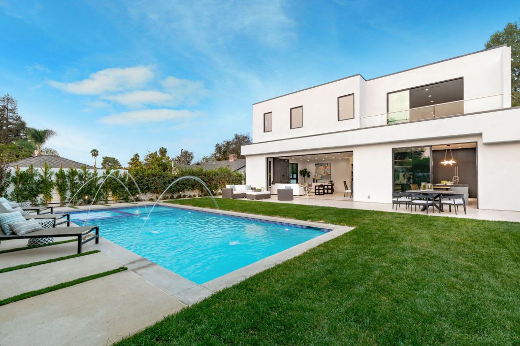 A-Masterful-California-Modern-House-in-Studio-City-Asking-for-3995000-31