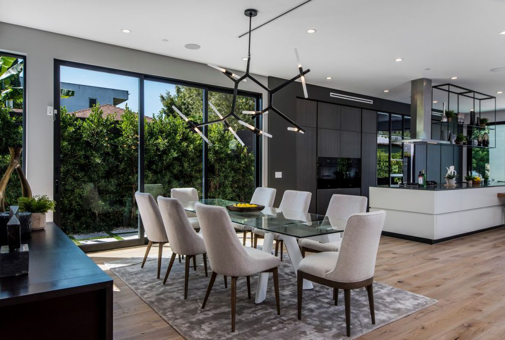 A Smart Home in Venice, California was designed and built by the Arzuman Brothers in Modern style is truly the perfect place to entertain. This home located on beautiful lot just moments away from the beach; and it features wonderful outdoor living spaces including patio, pool, garden.