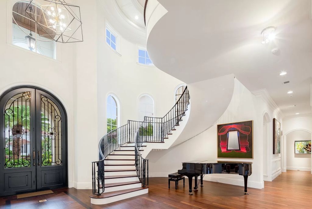 An-Impeccable-13495000-Palm-Beach-Style-Mansion-in-Boca-Raton-13
