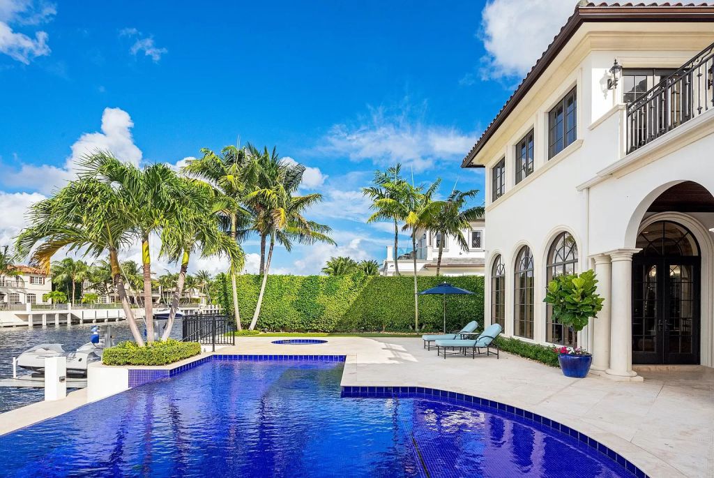 An-Impeccable-13495000-Palm-Beach-Style-Mansion-in-Boca-Raton-14