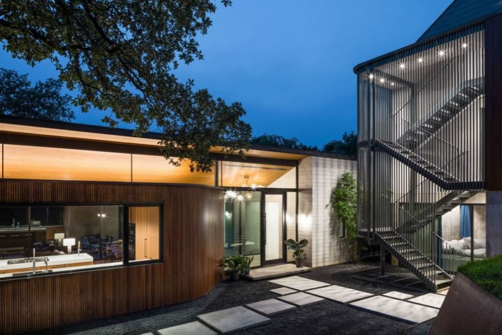 This Contemporary House in Austin, Texas, was designed by Ravel Architecture for clients in search of a quiet and private sanctuary; this house offers elegant living with fine finishes and smart amenities.