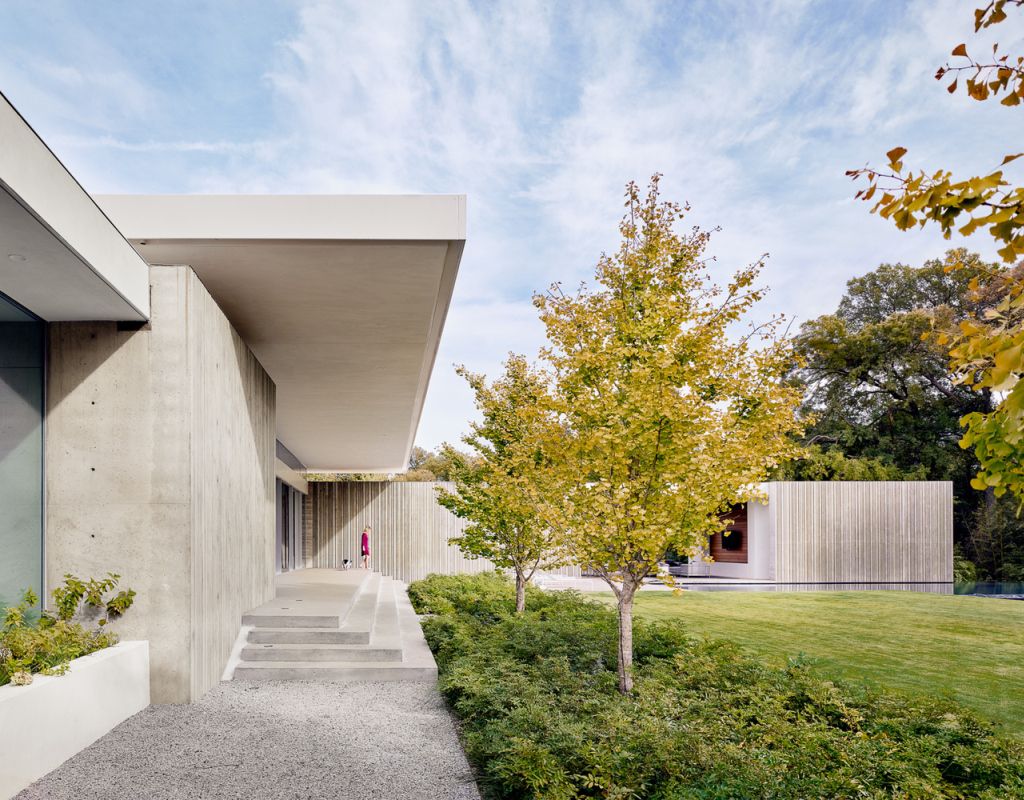 Elegant-Preston-Hollow-Home-in-Dallas-Texas-by-Specht-Architects-12
