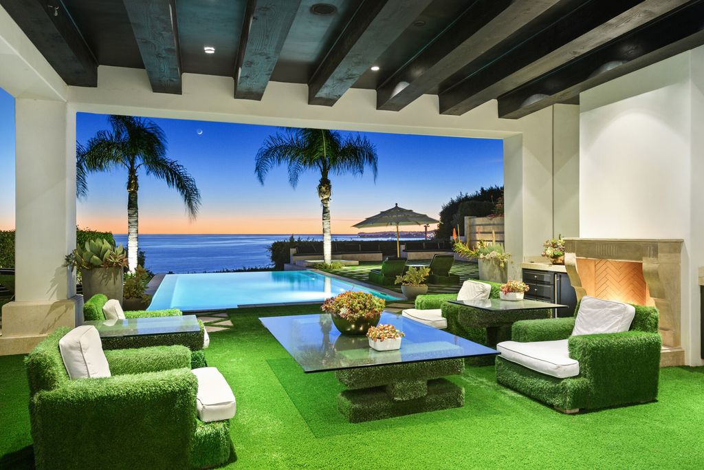 Enjoy-Superb-Living-and-Entertaining-in-35000000-Malibu-Mansion-23