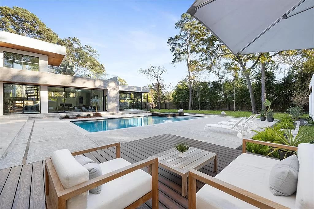 The Houston House is a one of finest modern homes in a quiet Bunker Hill neighborhood was designed to be energy efficient & sustainable now available for sale. This home located at 11 Gage Ct, Houston, Texas;