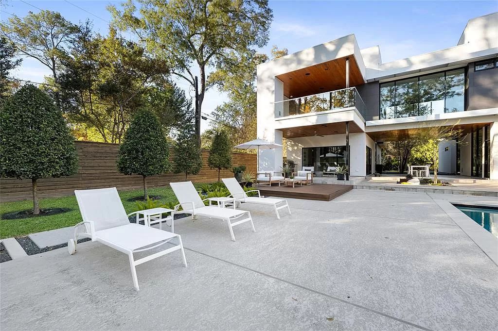 The Houston House is a one of finest modern homes in a quiet Bunker Hill neighborhood was designed to be energy efficient & sustainable now available for sale. This home located at 11 Gage Ct, Houston, Texas;