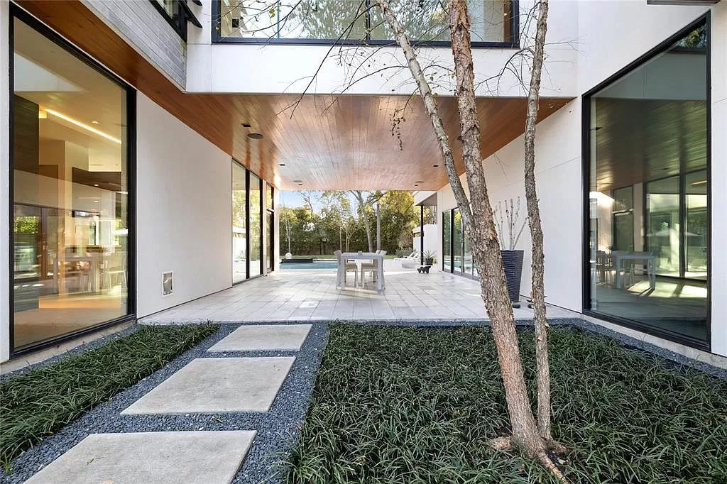 The Houston House is a one of finest modern homes in a quiet Bunker Hill neighborhood was designed to be energy efficient & sustainable now available for sale. This home located at 11 Gage Ct, Houston, Texas;