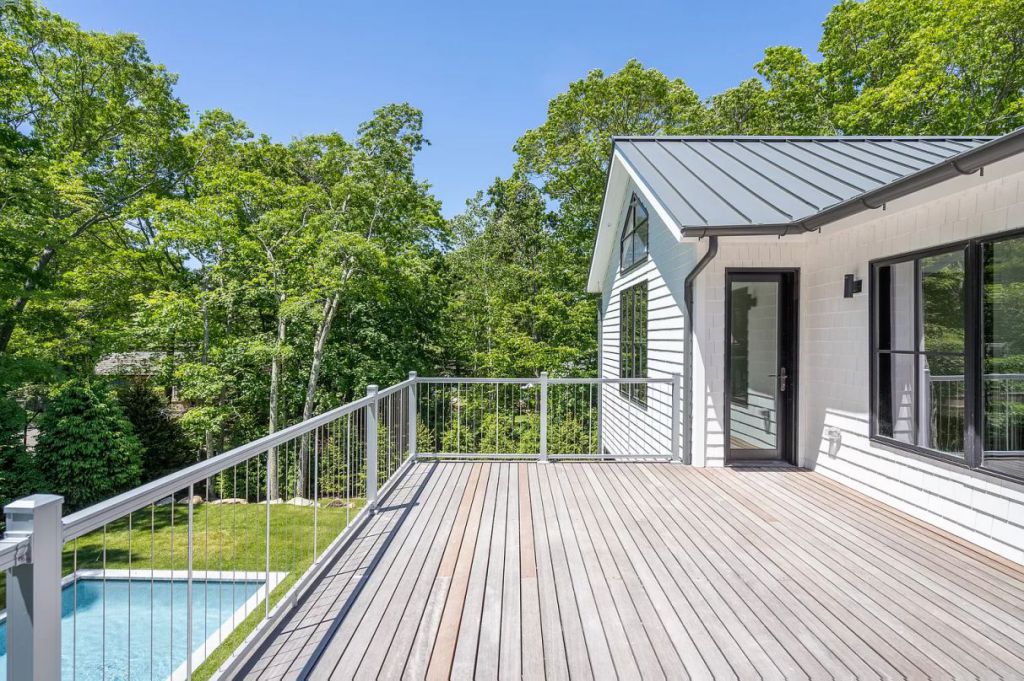 Newly-Constructed-Modern-East-Hampton-House-Sells-for-3995000-8