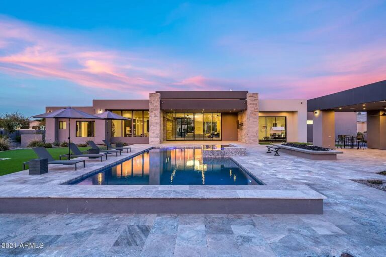 Newly Modern Construction Home in Paradise Valley Seeks for $4,495,000