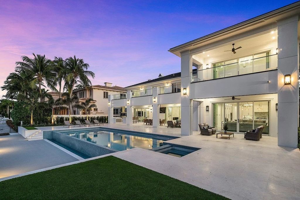 Newly-Modern-Transitional-Boca-Raton-Home-just-Listed-for-12990000-17_compressed