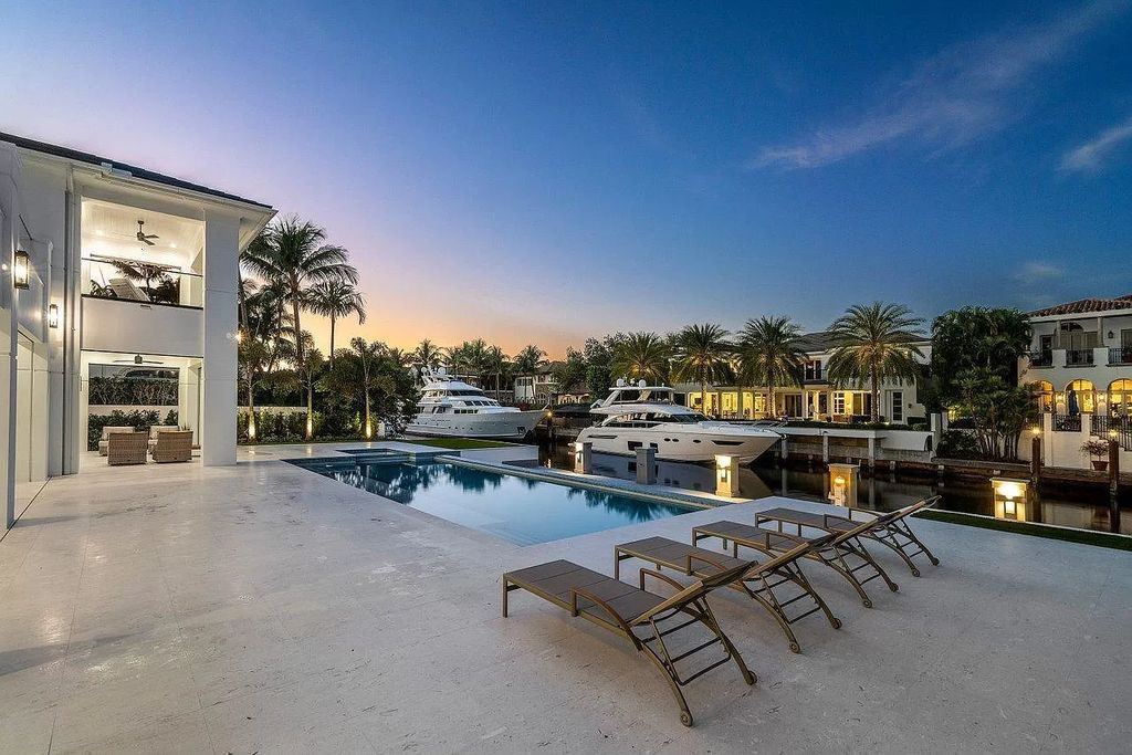 Newly-Modern-Transitional-Boca-Raton-Home-just-Listed-for-12990000-44_compressed