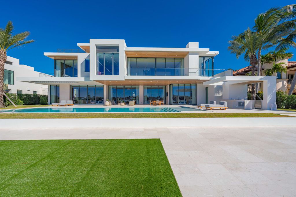 The Fort Lauderdale Mansion is a modern masterpiece in prestigious Harbor Beach with Awe-inspiring Intracoastal views now available for sale. This home located at 2412 Laguna Dr, Fort Lauderdale, Florida; offering 6 bedrooms and 9 bathrooms with over 9,400 square feet of living spaces